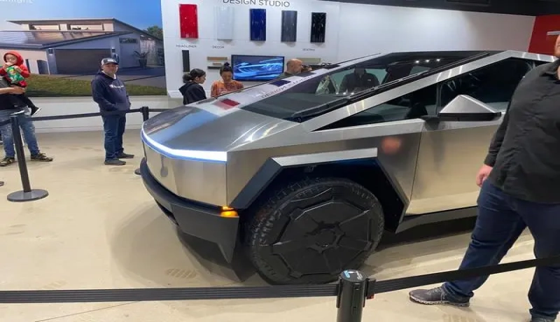 Cybertruck: future species redefine cars